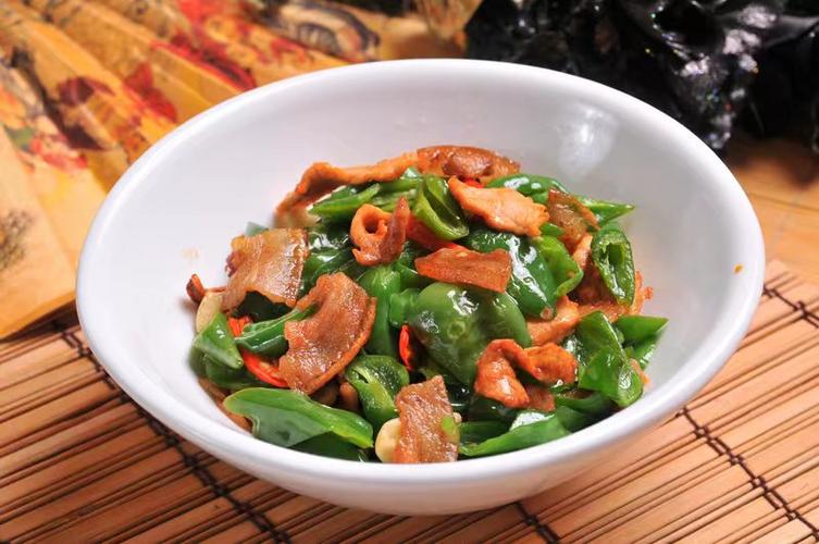 餐饮服务全链条管理 从食材配送到餐具消毒的标准化实践